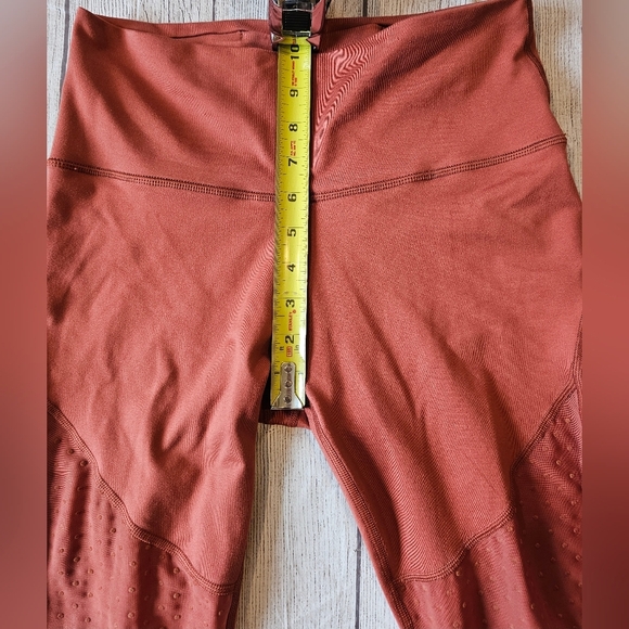 Aerie •Size Medium• Chill Play Move Orange Moto Style Leggings 26 Inch Length - Picture 2 of 9